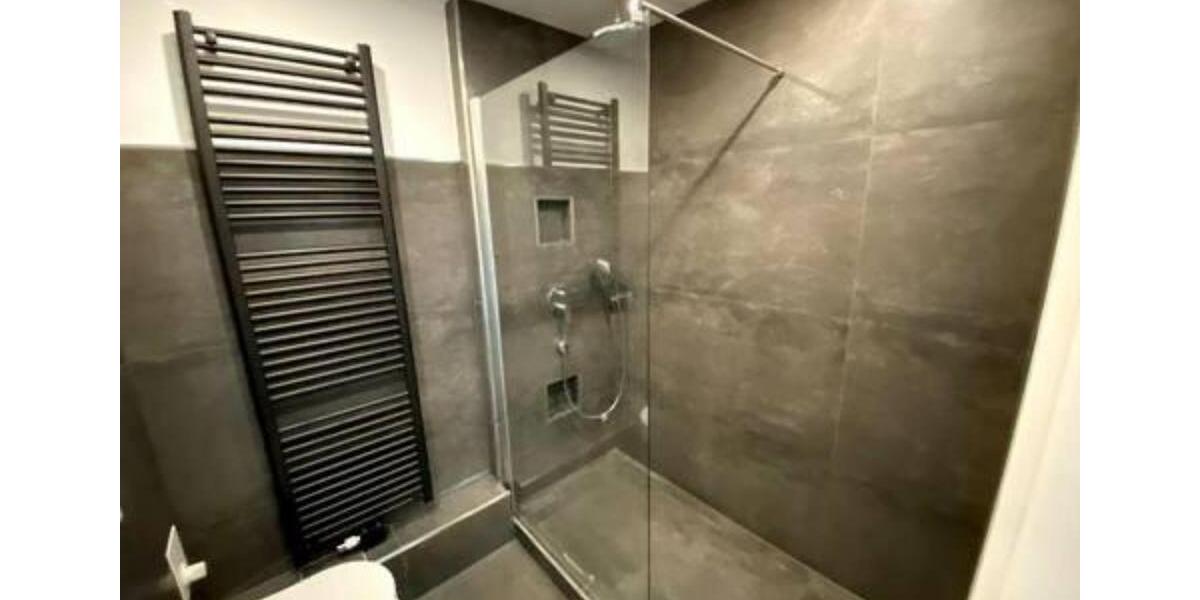 Etagenwohnung Neuss - 2 Zimmer, 70 m&sup2;, 1.300&euro; | Angebot:25961178