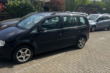 VW Touran 319.000 km 2.100 &euro; Meerbusch 40667