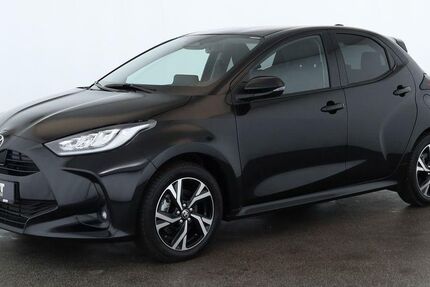 Toyota Yaris 8.000 km 21.884 &euro; Düsseldorf 40233