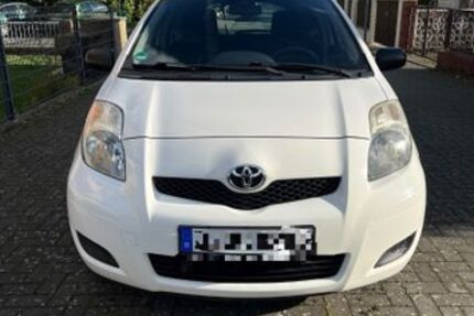 Toyota Yaris 164.739 km 3.250 &euro; Düsseldorf 40231