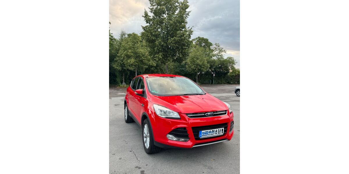 Ford Kuga 156.000 km 8.400 &euro; Duisburg 47228