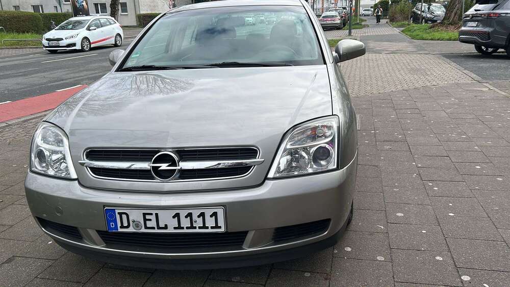 Opel Vectra 99.000 km 2.300 &euro; Dusseldorf 40591