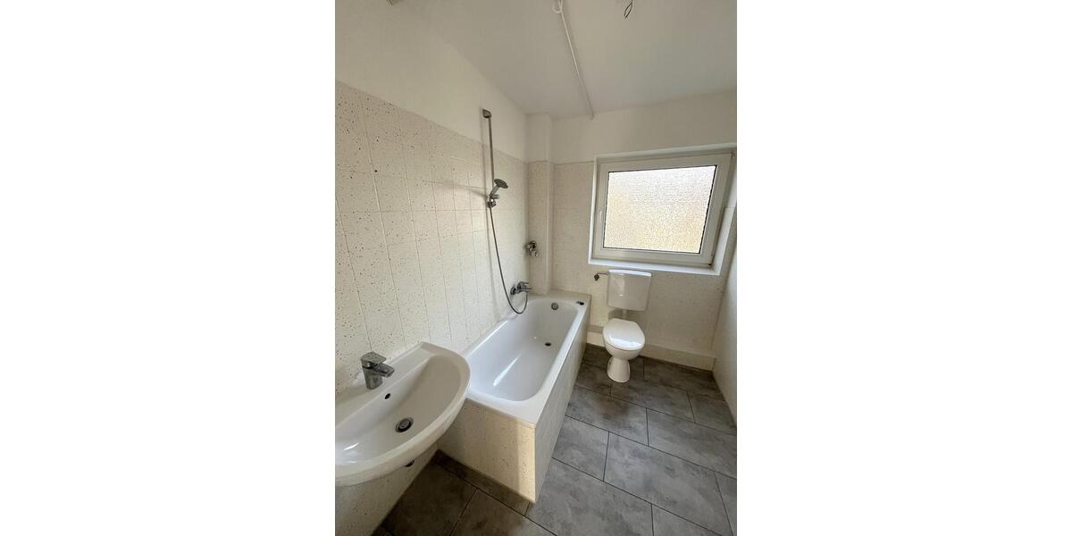 Etagenwohnung Duisburg Beeck - 3.5 Zimmer, 69 m&sup2;, 488&euro; | Angebot:24243391