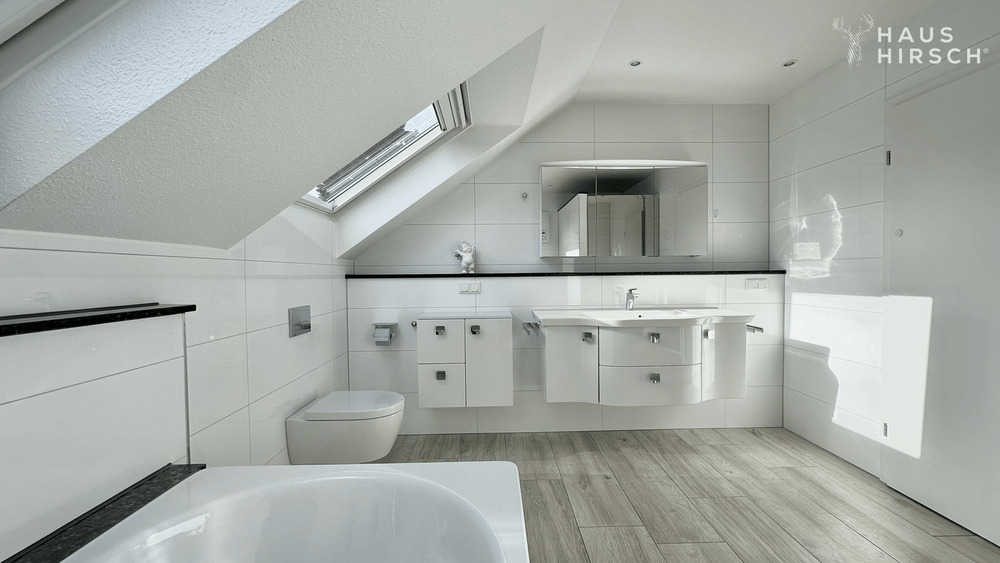 Etagenwohnung Ratingen West - 2 Zimmer, 117 m&sup2;, 1.530&euro; | Angebot:25724943