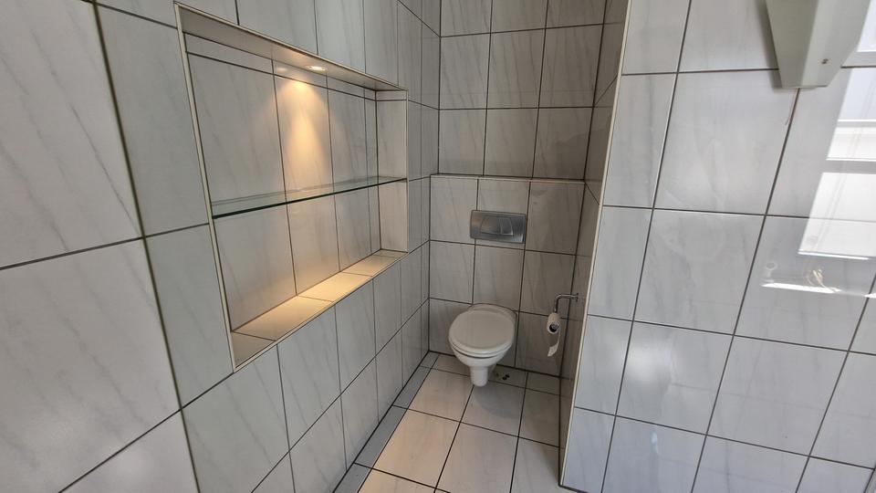 Erdgeschoßwohnung Duisburg Rheinhausen - 4 Zimmer, 149 m&sup2;, 1.600&euro; | Angebot:26531409