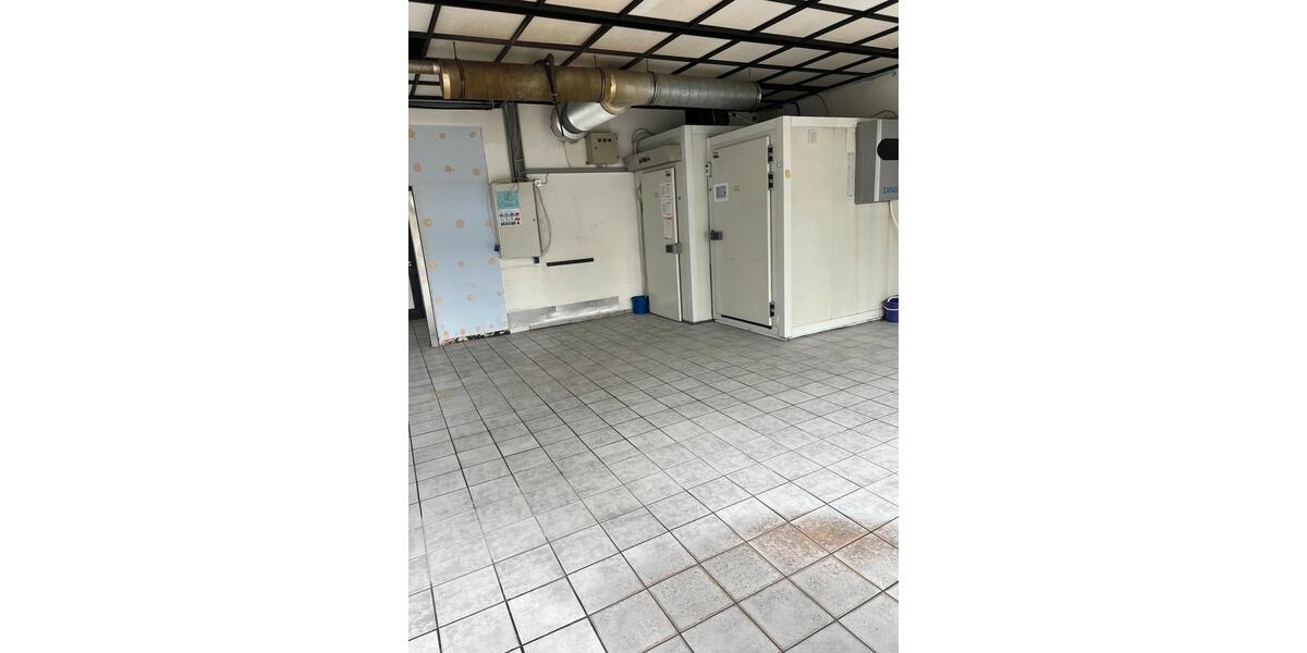 Etagenwohnung Neuss Reuschenberg - 1 Zimmer, 78 m&sup2;, 2.000&euro; | Angebot:26676700