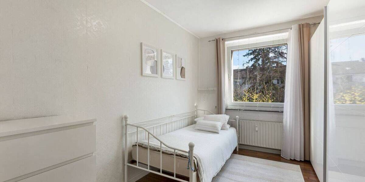 Etagenwohnung Düsseldorf Wersten - 4 Zimmer, 89 m&sup2;, 310.000&euro; | Angebot:26080476