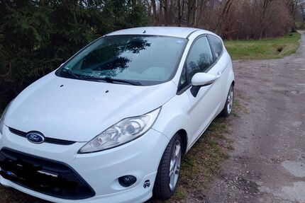 Ford Fiesta 195.000 km 2.950 &euro; Mülheim an der Ruhr 45481