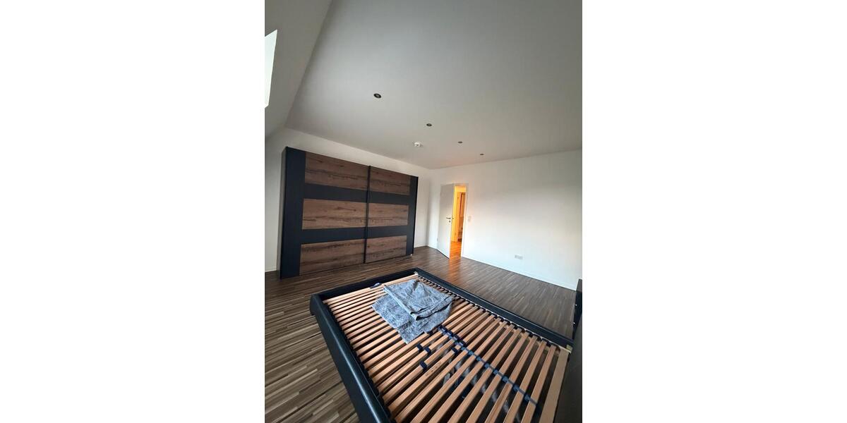 Dachgeschoßwohnung Duisburg Essenberg - 2 Zimmer, 95 m&sup2;, 1.160&euro; | Angebot:25965186