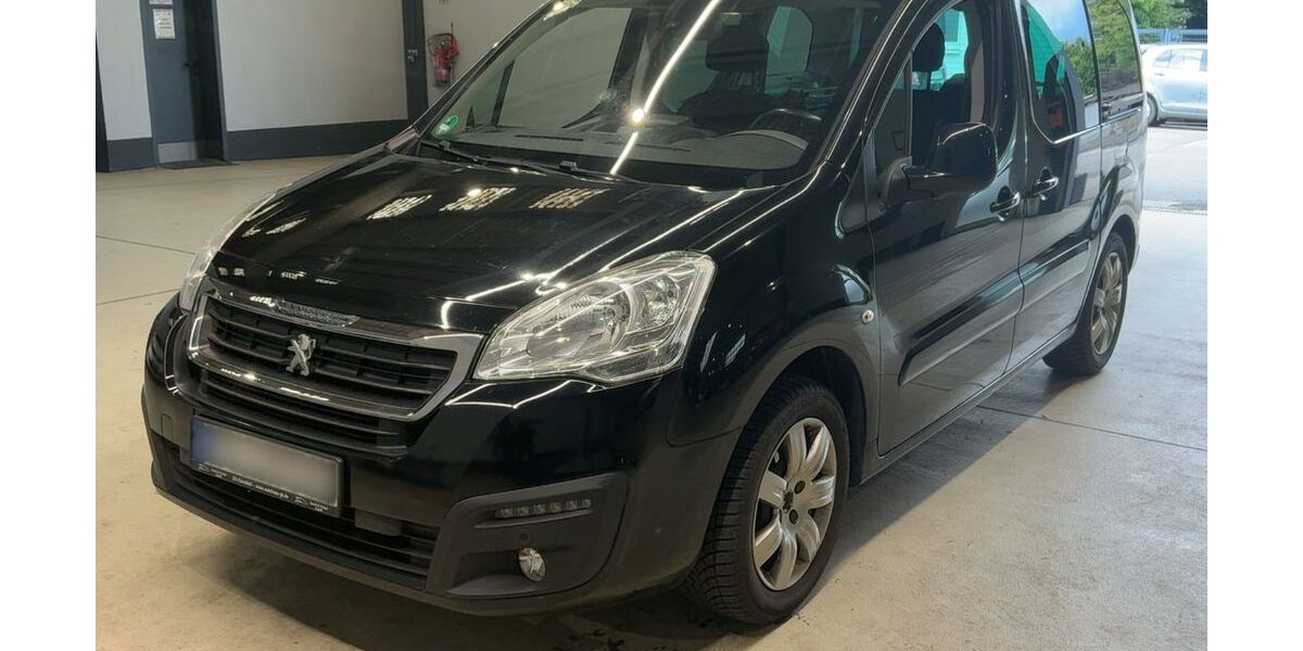 Peugeot Partner 109.900 km 8.499 &euro; Hilden 40721