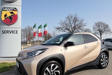 Toyota Aygo (X) 27.300 km 14.298 &euro; Grevenbroich 41515