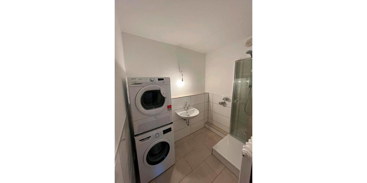 Etagenwohnung Düsseldorf Stadtmitte - 2.5 Zimmer, 65 m&sup2;, 820&euro; | Angebot:26680686