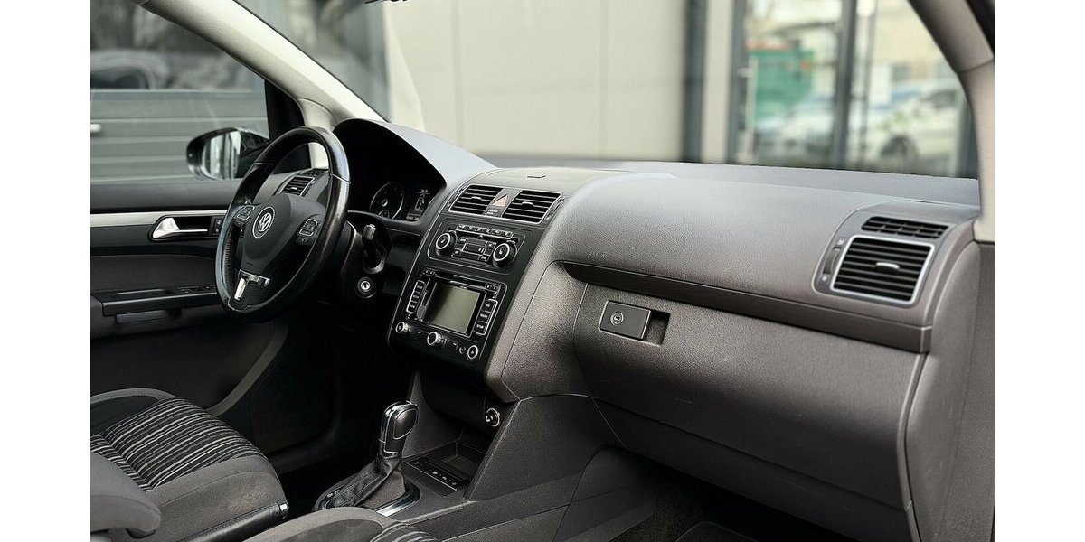 VW Touran Cross / 2,0 TDI / 170 PS / PANO / 7 Sitze 185.000 km 12.790 &euro; Mönchengladbach 41066