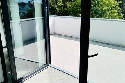Wohnung Krefeld - 2 Zimmer, 87 m&sup2;, 1.300&euro; | Angebot:26664001