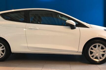 Ford Fiesta 89.910 km 14.799 &euro; Düsseldorf 40210
