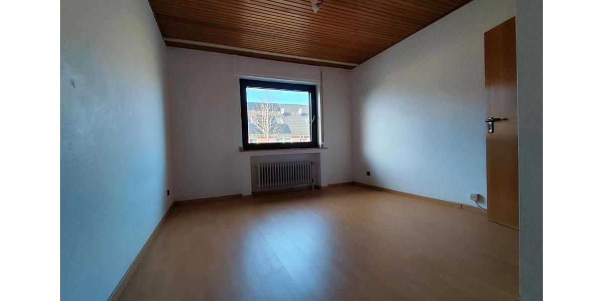 Reihenhaus Meerbusch - 4 Zimmer, 130 m&sup2;, 1.850&euro; | Angebot:25482024