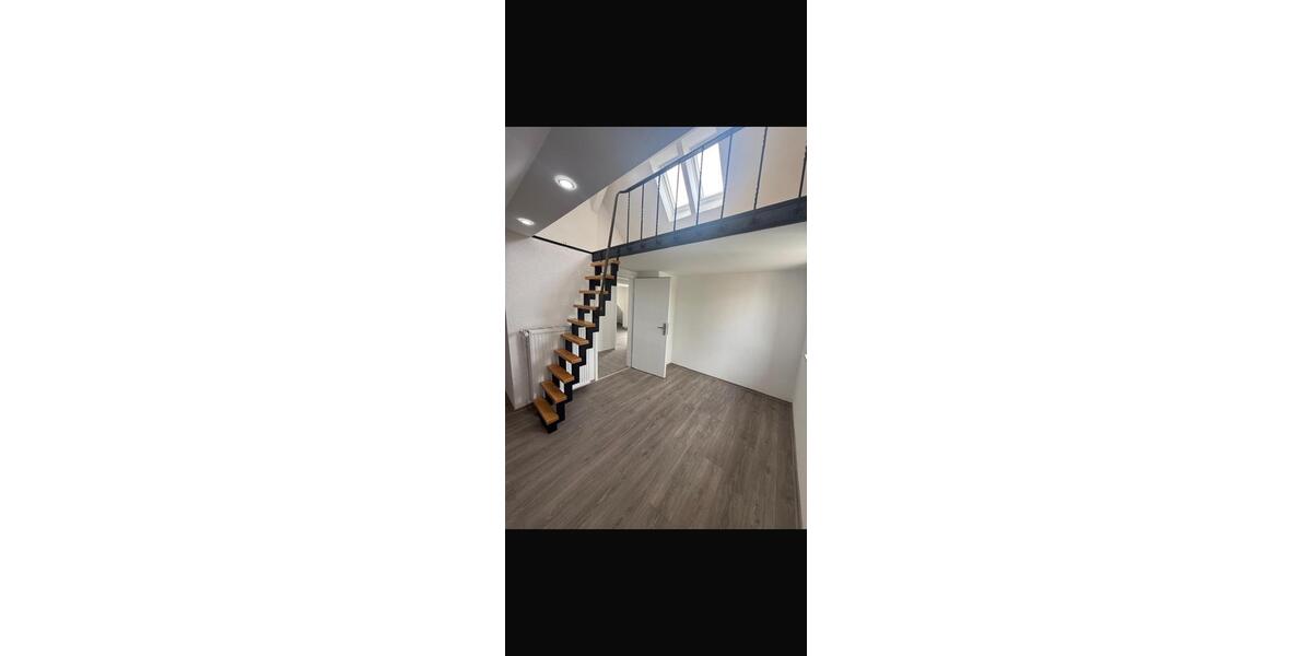 Etagenwohnung Duisburg Rheinhausen - 5 Zimmer, 180 m&sup2;, 1.300&euro; | Angebot:26516432