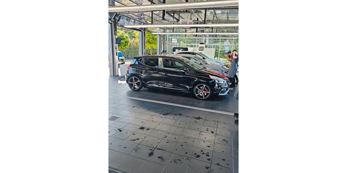 Renault Clio 98.000 km 12.490 &euro; Neuss 41468