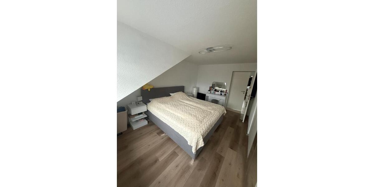 Dachgeschoßwohnung Neuss Allerheiligen - 3 Zimmer, 76 m&sup2;, 260.000&euro; | Angebot:27070841