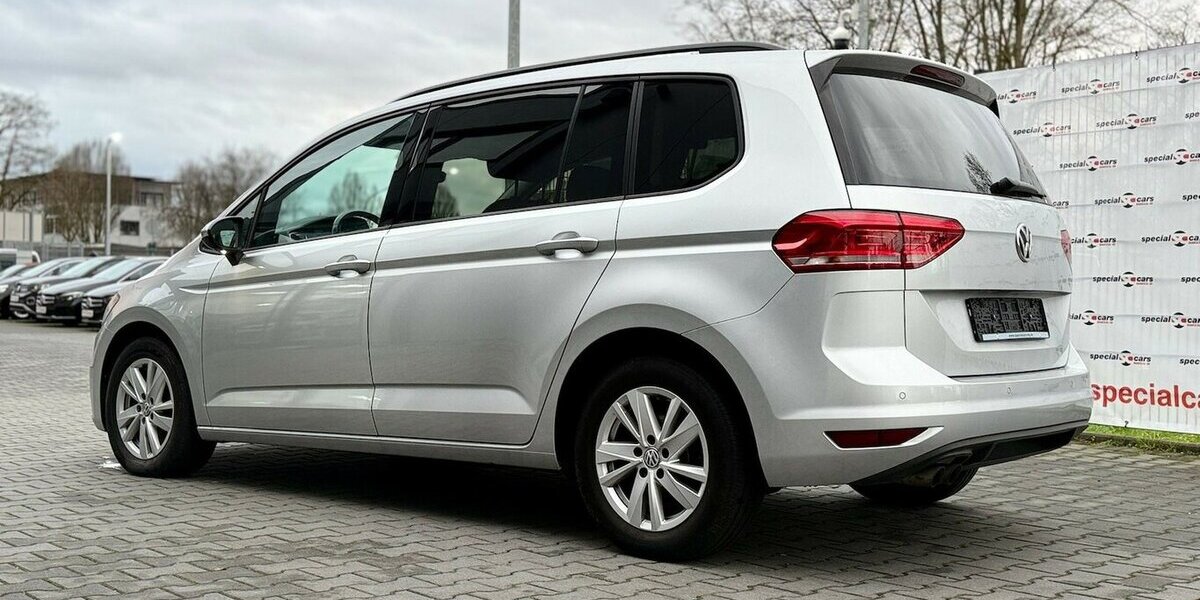 VW Touran 1.Hd / Automatik / AHK / 7 Sitze / Navi 110.000 km 23.490 &euro; Mönchengladbach 41066