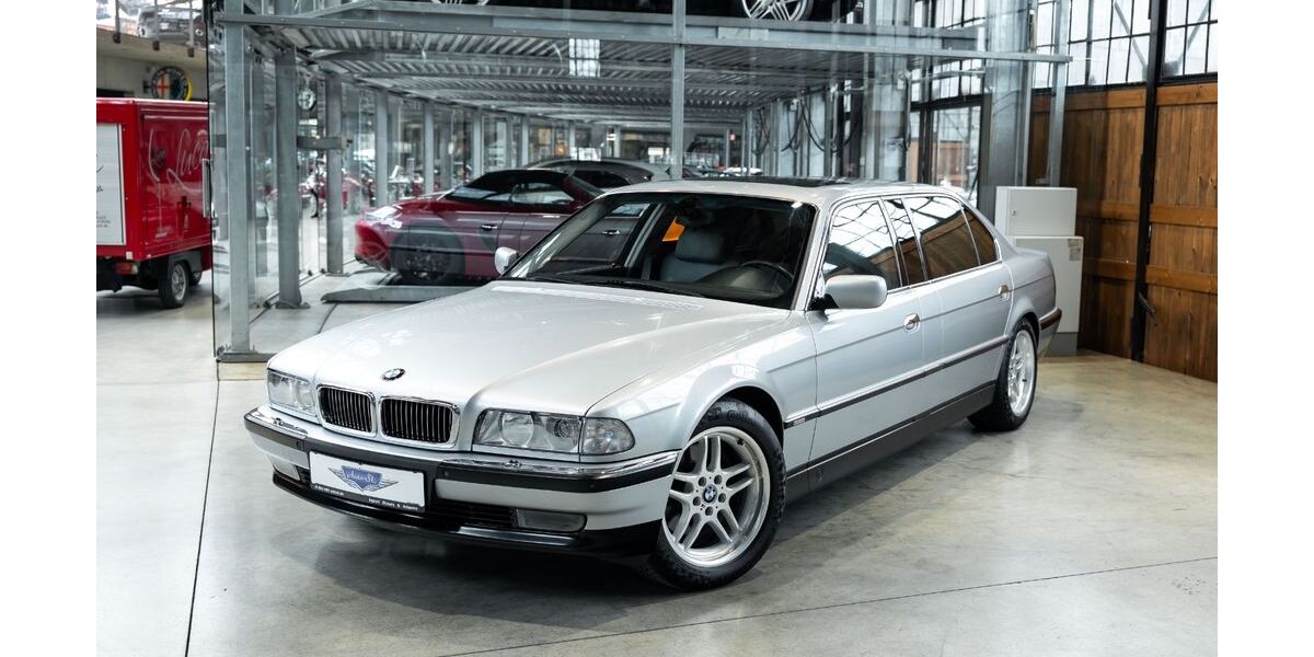 BMW 750 60.070 km 37.890 &euro; Düsseldorf 40591