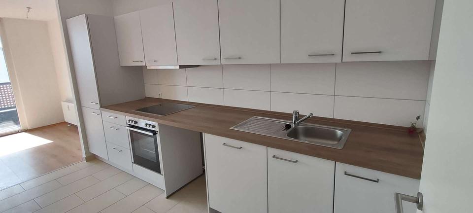 Etagenwohnung Krefeld - 3 Zimmer, 82 m&sup2;, 902&euro; | Angebot:24703869