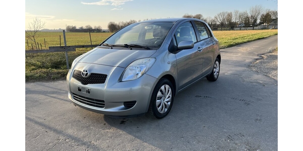 Toyota Yaris 193.000 km 4.700 &euro; Mönchengladbach 41061