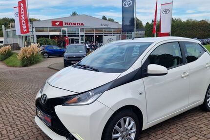 Toyota Aygo (X) 92.520 km 7.799 &euro; Ratingen 40882