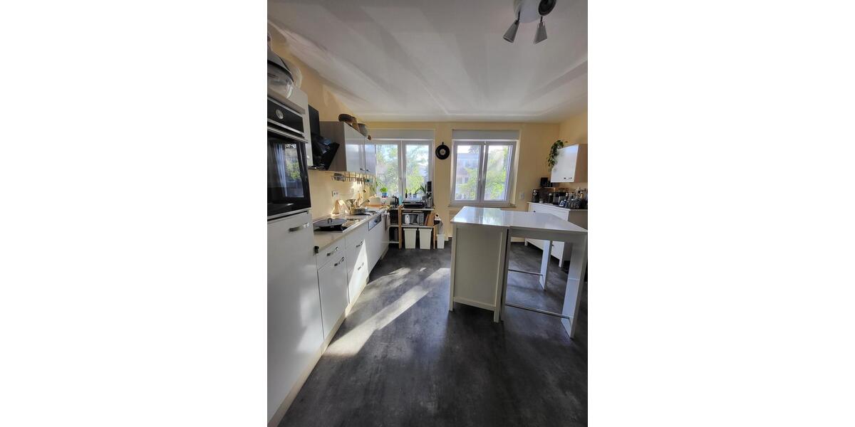 Etagenwohnung Krefeld Cracau - 3 Zimmer, 83 m&sup2;, 890&euro; | Angebot:27585288