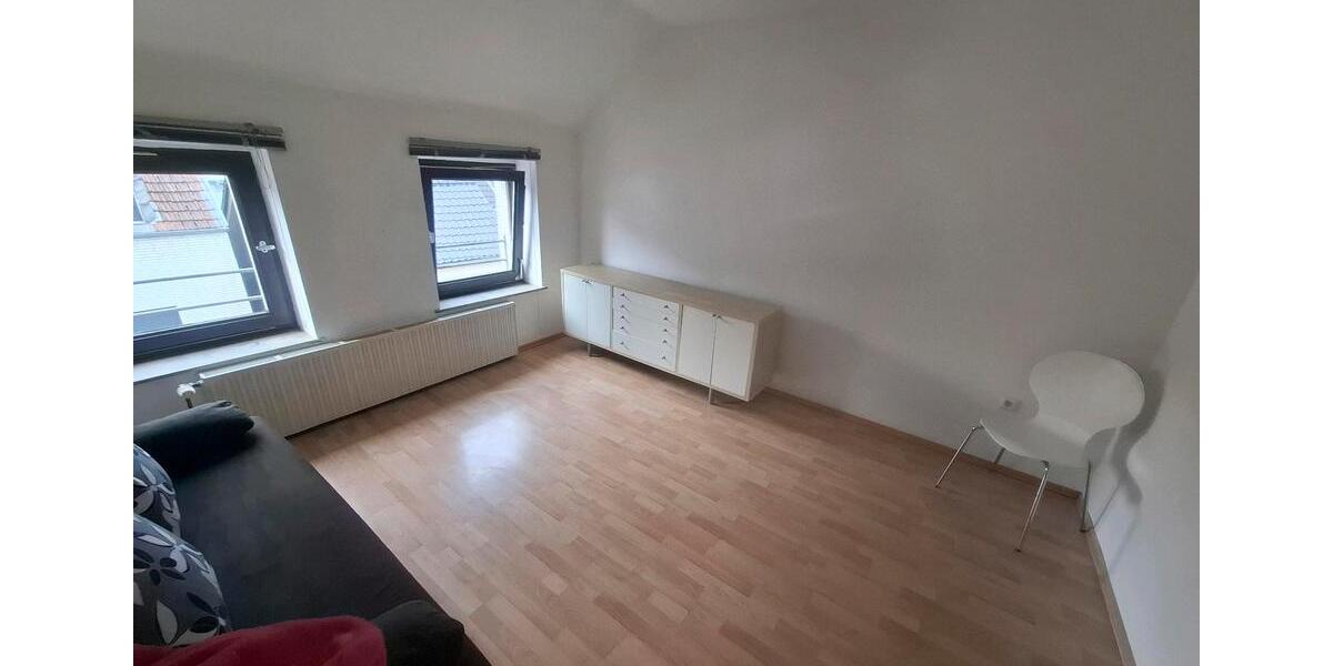 Dachgeschoßwohnung Mönchengladbach Süd - 1 Zimmer, 35 m&sup2;, 600&euro; | Angebot:25833816