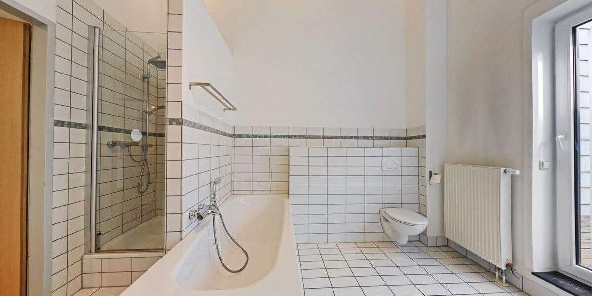 Etagenwohnung Mönchengladbach Geneicken - 2 Zimmer, 155 m&sup2;, 379.000&euro; | Angebot:25940217