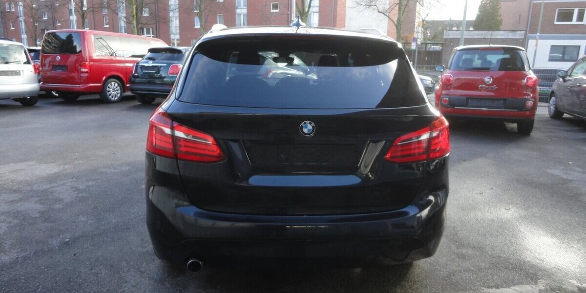 BMW 218 Active Tourer Autom Navi LED Klimatr.PDC SHZ 112.000 km 11.999 &euro; Neuss 41462