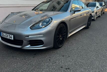 Porsche Panamera 117.000 km 34.850 &euro; Duisburg 47139
