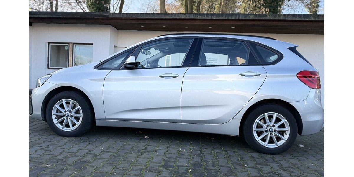 BMW 218 Active Tourer Automatik / PANO / LED / 1.Hd 65.000 km 16.280 &euro; Mönchengladbach 41066