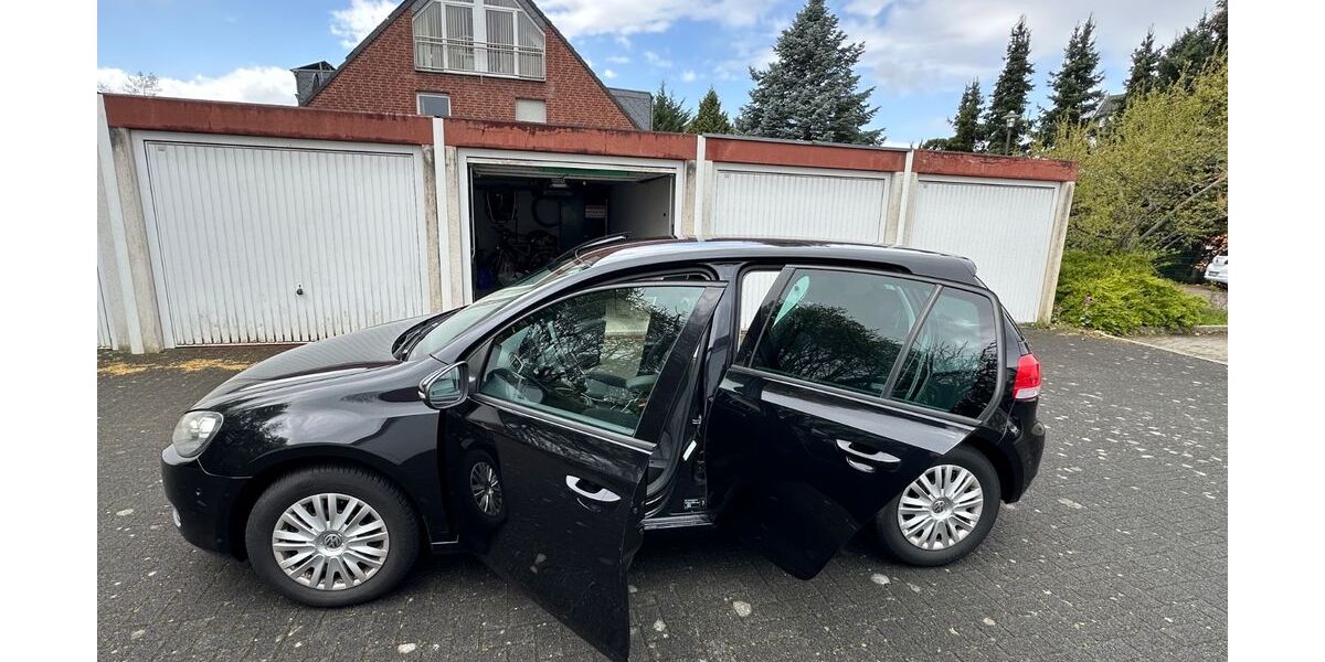VW Golf 154.000 km 5.500 &euro; Düsseldorf 40591