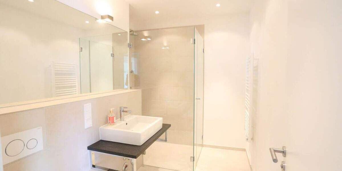 Etagenwohnung Düsseldorf Pempelfort - 2 Zimmer, 57 m&sup2;, 1.490&euro; | Angebot:25683608