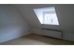 Dachgeschoßwohnung Duisburg Mittelmeiderich - 3 Zimmer, 88 m&sup2;, 650&euro; | Angebot:26638413