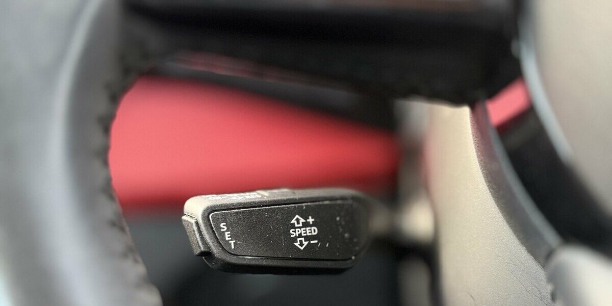 Audi Q2 35 TDI Sport / S Line / KeylessGO / AHK 55.000 km 24.680 &euro; Mönchengladbach 41066