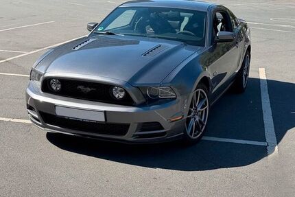 Ford Mustang 63.000 km 22.000 &euro; Dusseldorf 40479