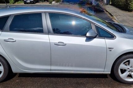 Opel Astra 102.000 km 6.000 &euro; Düsseldorf 40629