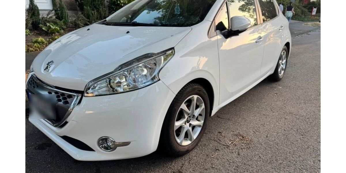 Peugeot 208 156.000 km 4.800 &euro; Mönchengladbach 41238