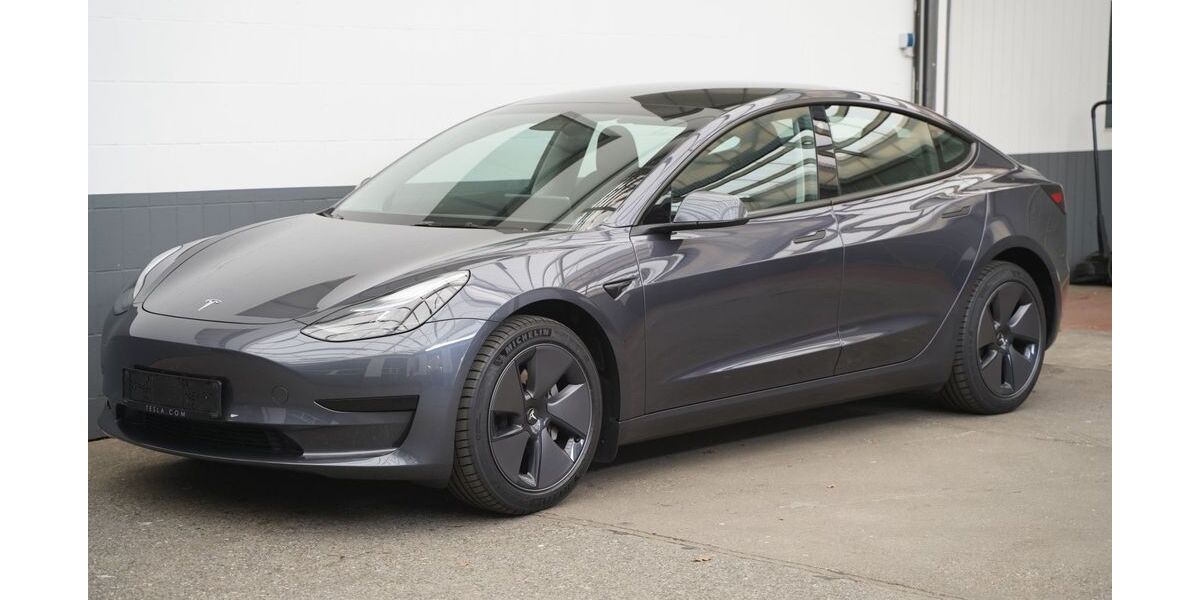 Tesla Model 3 46.197 km 33.950 &euro; Mönchengladbach 41236