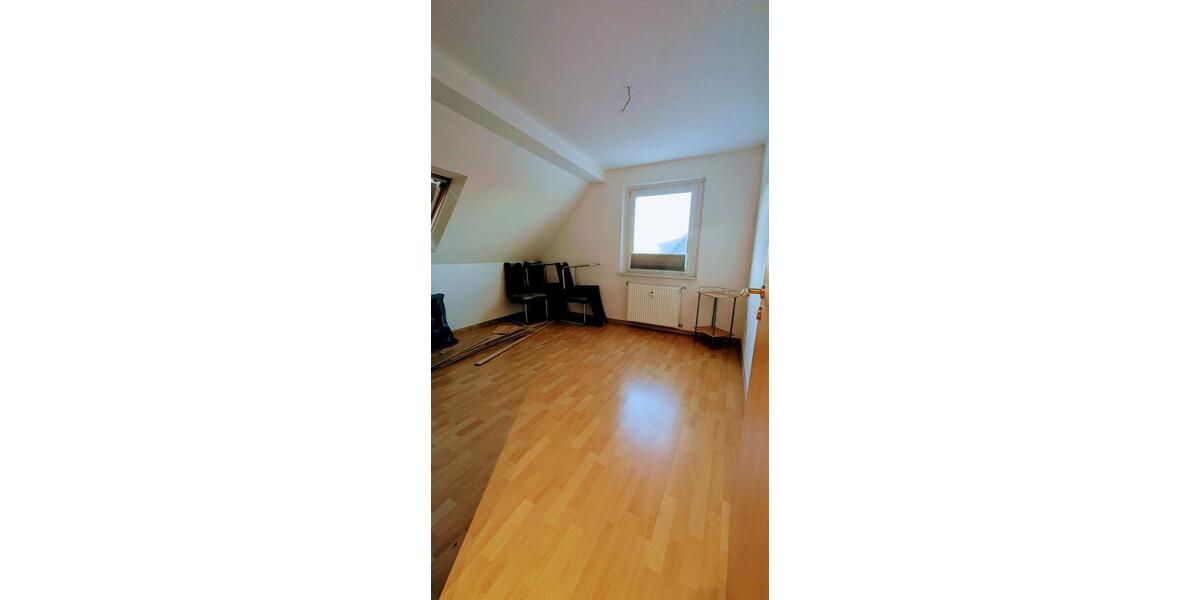 Dachgeschoßwohnung Viersen - 3.5 Zimmer, 106 m&sup2;, 1.060&euro; | Angebot:25874682