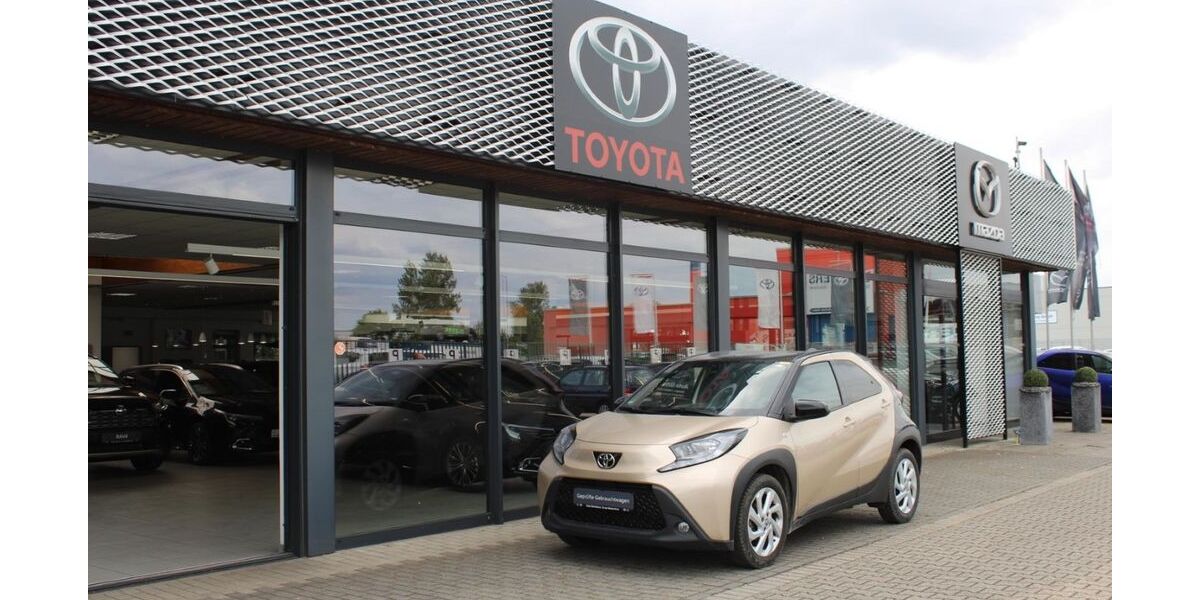 Toyota Aygo (X) 53.807 km 12.490 &euro; Moers 47441