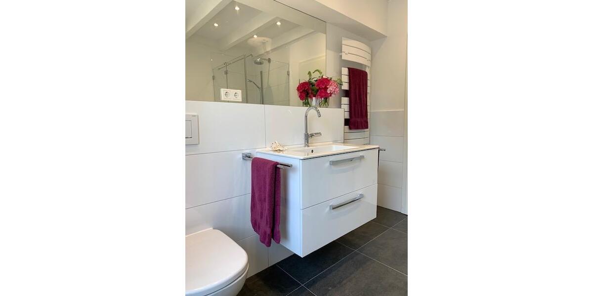 Etagenwohnung Meerbusch - 3 Zimmer, 205 m&sup2;, 1.910&euro; | Angebot:25899126