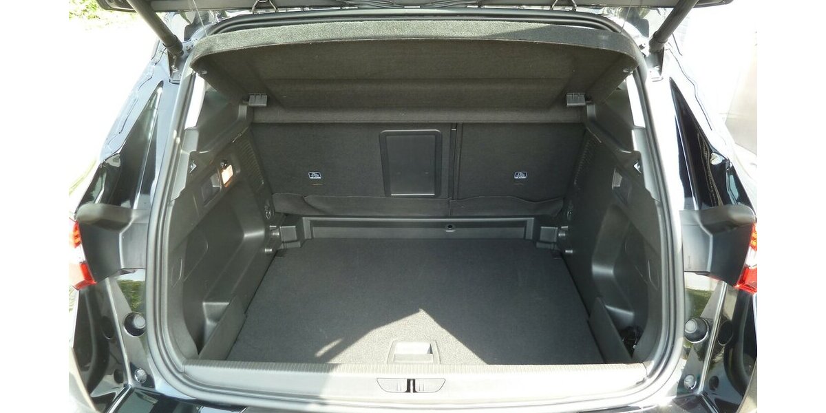 Opel Grandland X Innovation Klimaautomatik Navi Alu18´´ 110.000 km 14.900 &euro; Ratingen 40885