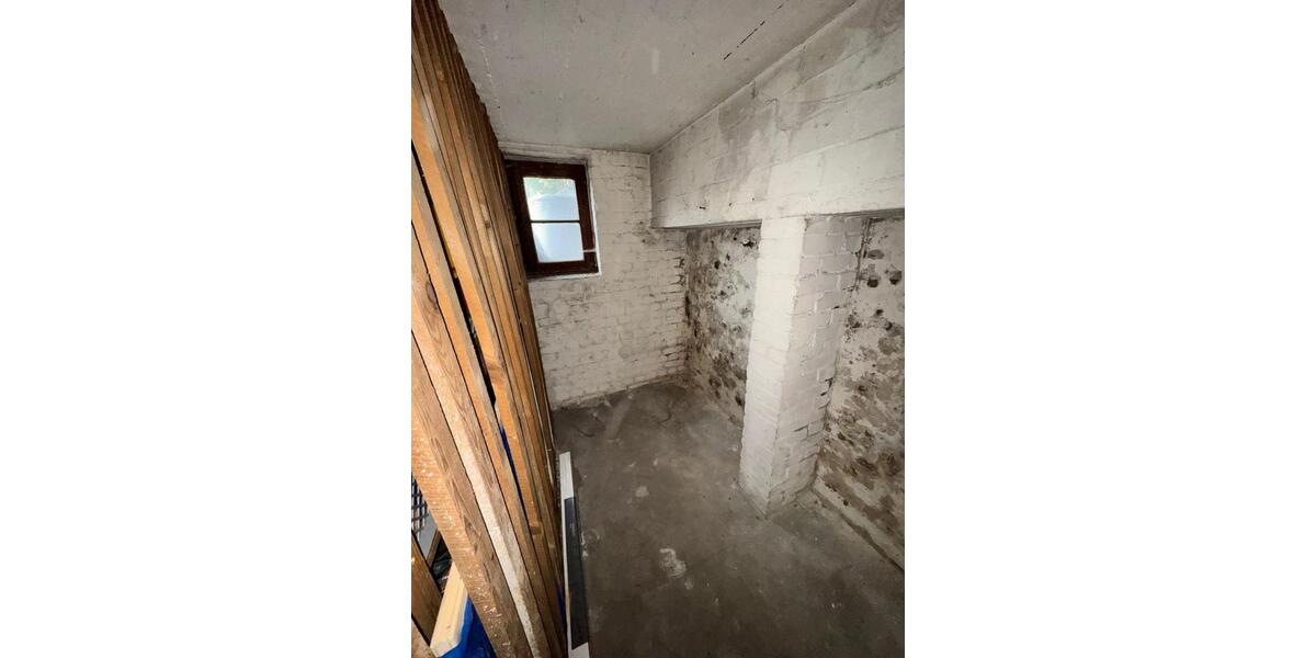 Dachgeschoßwohnung Duisburg Duisburg-Mitte - 4 Zimmer, 86 m&sup2;, 645&euro; | Angebot:25972396