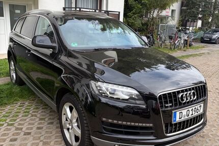 Audi Q7 160.000 km 15.900 &euro; Düsseldorf 40599
