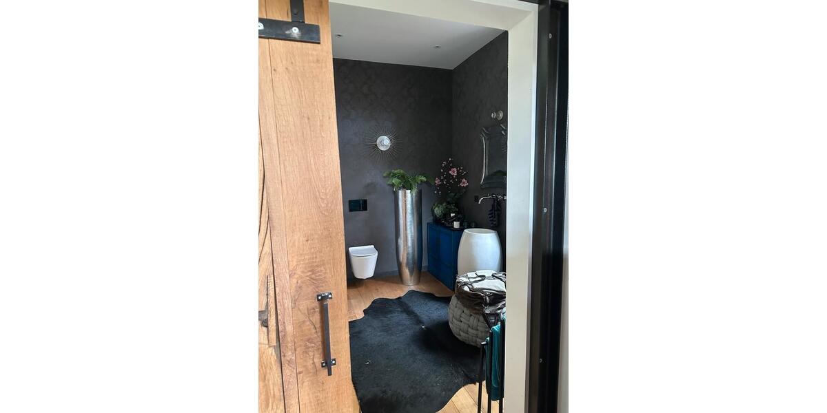 Einfamilienhaus Mönchengladbach West - 7 Zimmer, 290 m&sup2;, 3.360&euro; | Angebot:26126569