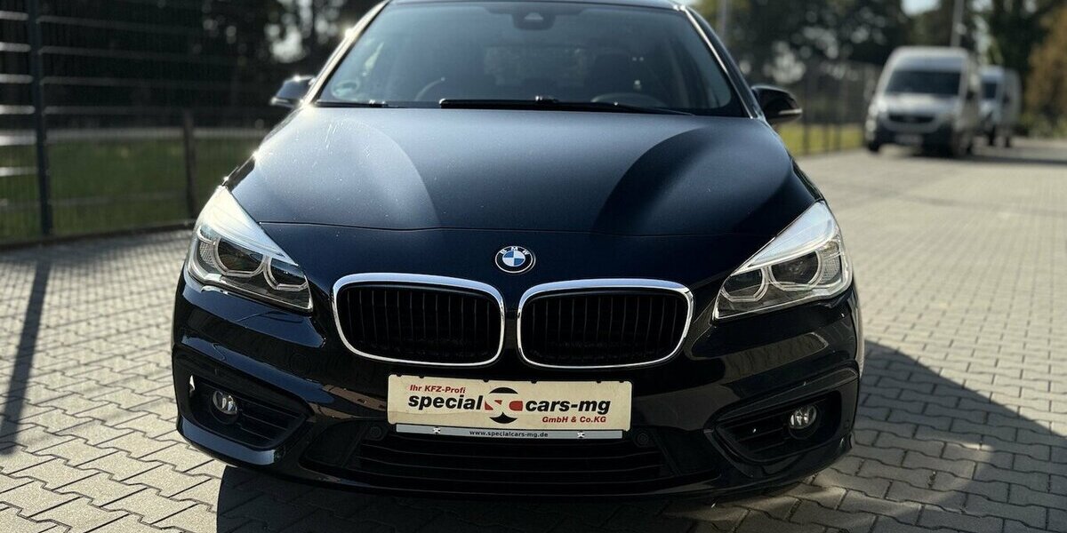 BMW 218 Active Tourer i / Advantage / PANO / Keyless 70.000 km 16.390 &euro; Mönchengladbach 41066